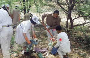 Students participate in park clean up