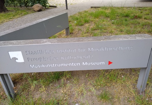 handsome freestanding directional sign pointing to a museum handsome freestanding directional sign pointing to a museum