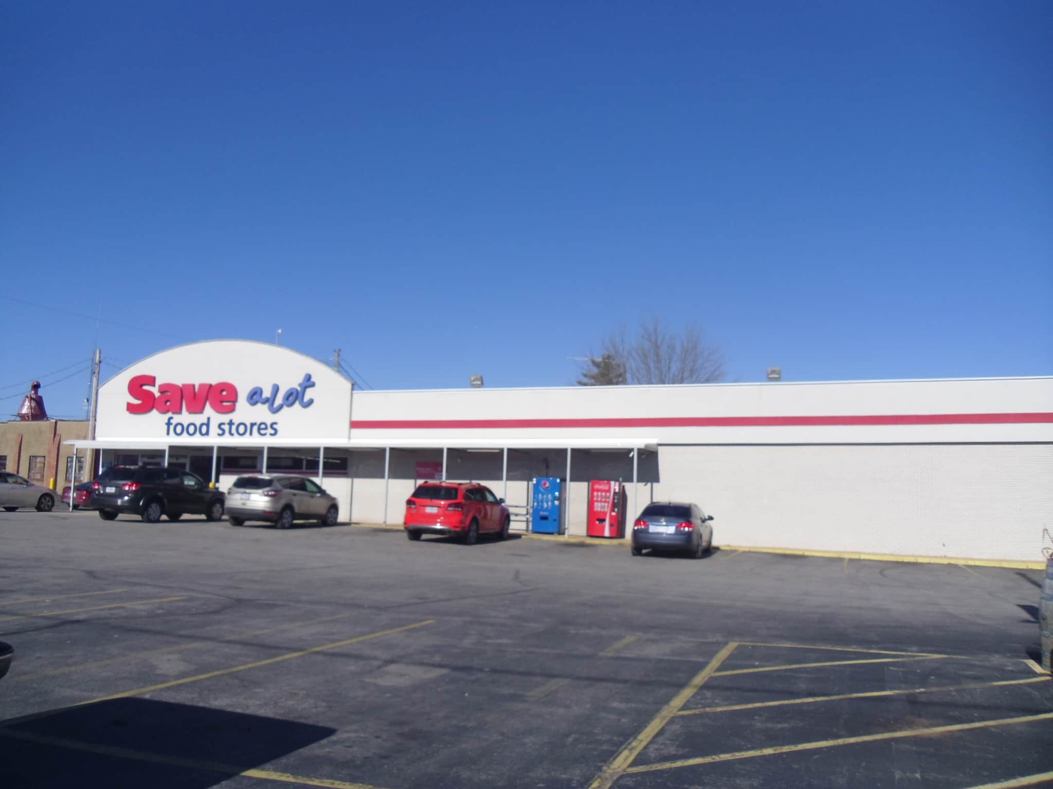 very plain grocery store front