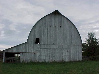 barn with nice lines but in need of paint