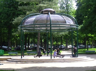 Parc Monceau Paris children's pavilion in a safe park Parc Monceau Paris children's pavilion in a safe park